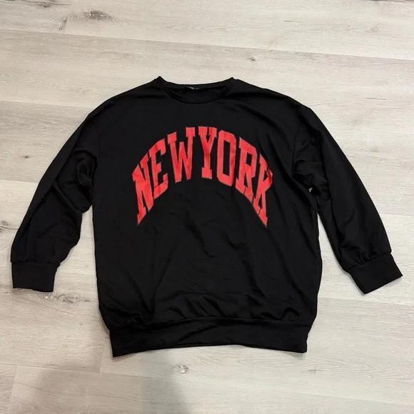 SHEIN Black Oversized Sweatshirt with Red New York Print - Picture 1 of 2